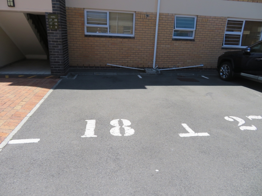To Let 2 Bedroom Property for Rent in Kenilworth Western Cape